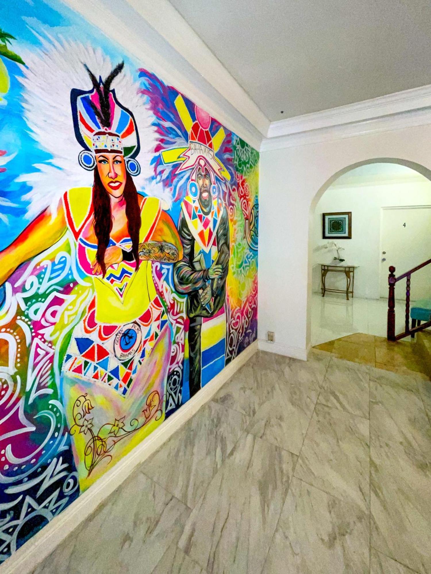 Bed and Breakfast Golden Palms House Нассау Экстерьер фото